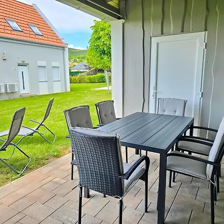 P&g Balaton Poolside - Biro Tours Nr 122 شقة