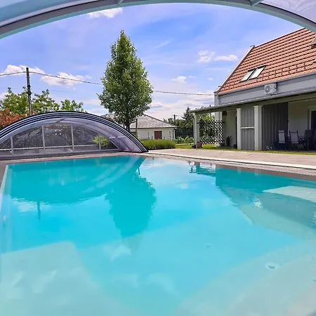 P&g Balaton Poolside - Biro Tours Nr 122 شقة Balatongyörök